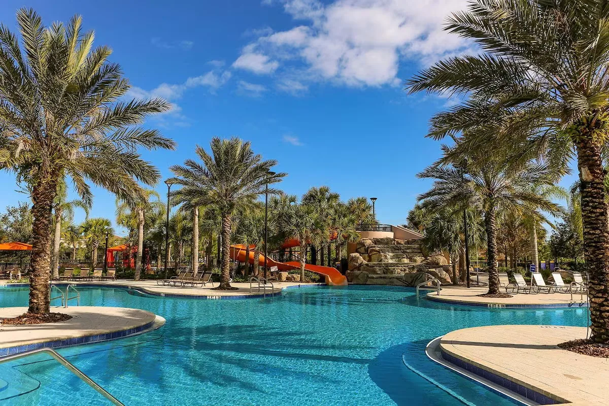 Zero-entry resort pool